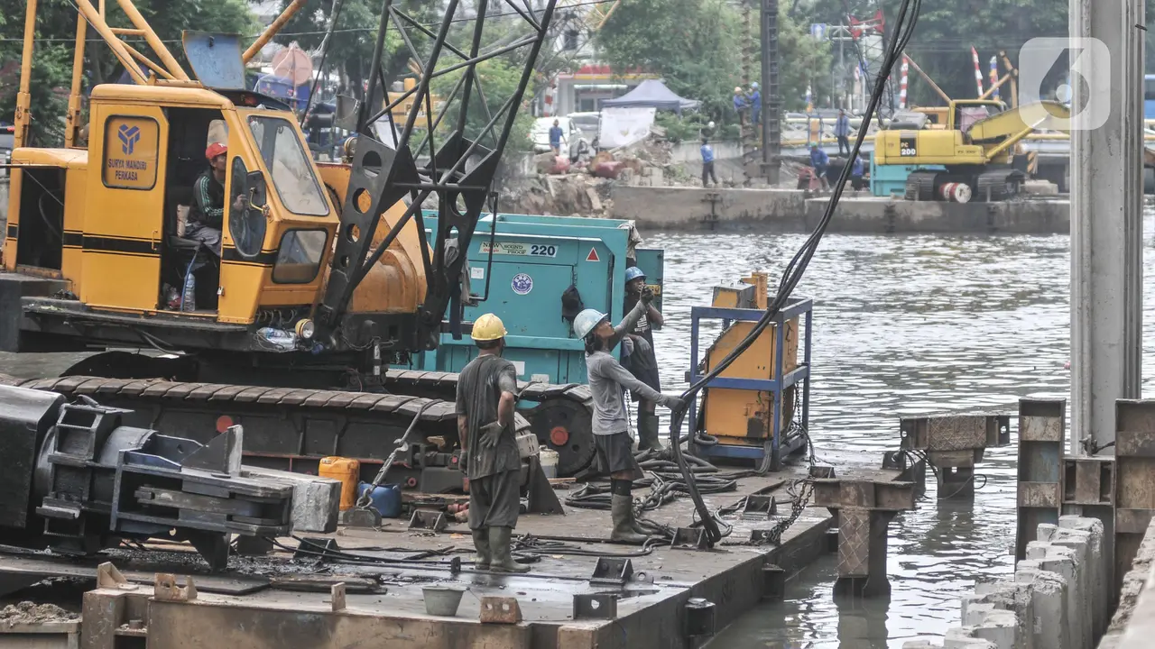 Proyek Normalisasi Kali Ciliwung Terus Dikebut