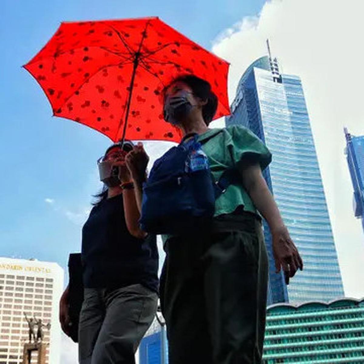 Keluar Ruangan Saat Panas Terik Bikin Sakit Kepala? Ini Cara Biar Nggak Makin Parah