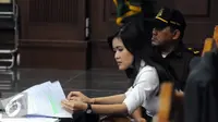  Terdakwa Jessica Kumala Wongso saat menjalani sidang lanjutan kasus kopi maut di PN Jakarta Pusat, Rabu (10/8). Agenda sidang ke 11 kali ini mendengarkan dan membedah rekaman CCTV. (Liputan6.com/Helmi Afandi)
