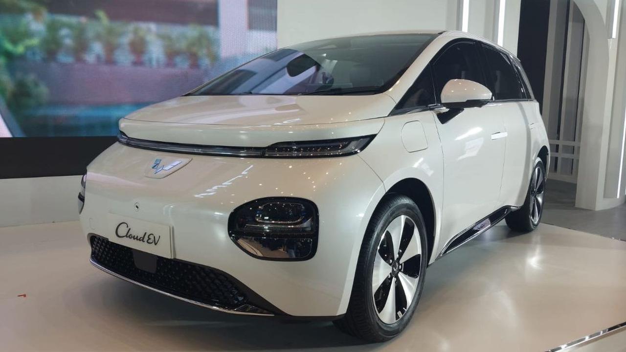 Mobil Wuling Cloud EV