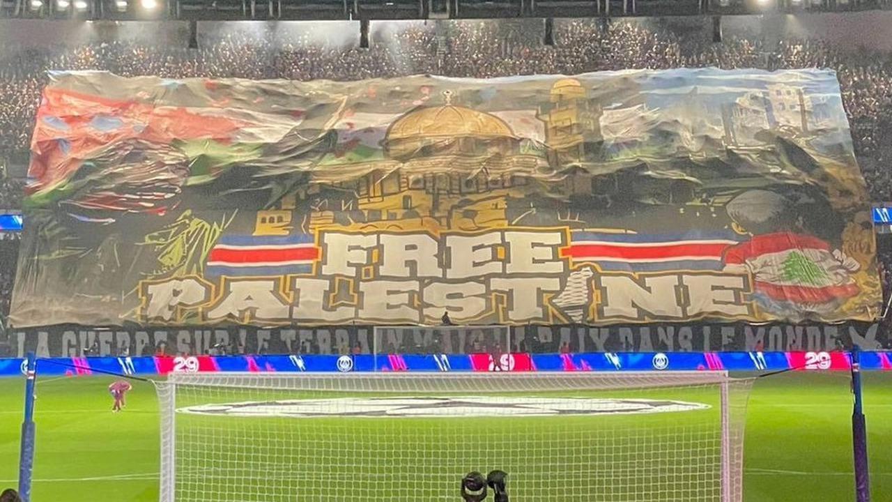 Rekaman Video Suporter PSG Bentangkan Spanduk Raksasa 'Free Palestine', Dibela UEFA Bikin Menteri Prancis Murka