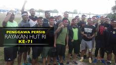 Video para pemain dan ofisial tim Persib Bandung merayakan hari jadi ke-71 Republik Indonesia.
