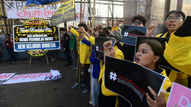 Bawa 13 Tuntutan, BEM SI Gelar Unjuk Rasa di Depan Gedung DPR Kamis Petang