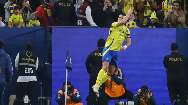 Foto: Melihat Selebrasi Siuu Perdana Cristiano Ronaldo di Tahun 2025, Al Nassr Menang Comeback Atas Al Okhdood