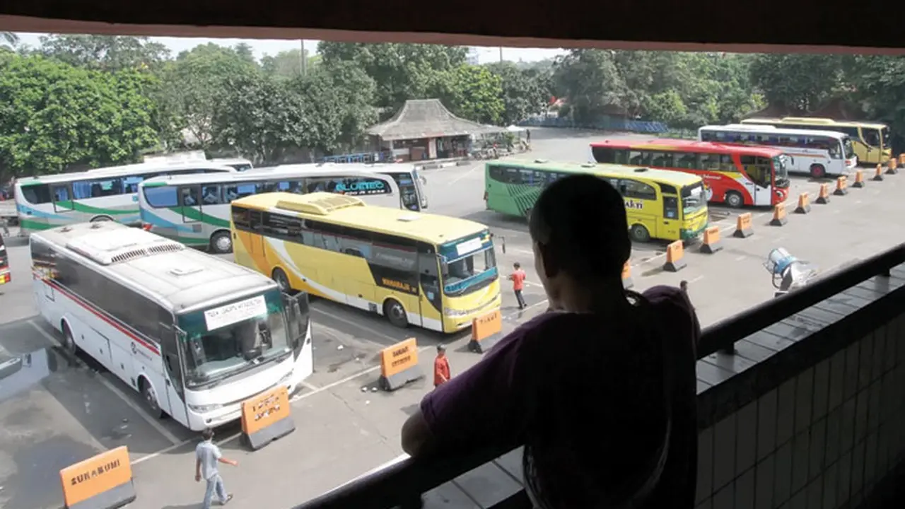[Bintang] Terminal Bus, Alternatif Saat Tiket Kereta Api Habis