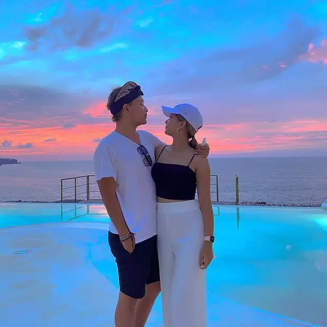 6 Momen Bulan Madu Anastasia Adamova dan Banyu Biru di Bali
