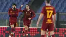 Bek AS Roma, Marash Kumbulla berselebrasi usai mencetak gol ke gawang Lecce pada pertandingan 16 besar Coppa Italia di stadion Olimpiade Roma, Jumat (21/1/2022). AS Roma selanjutnya akan menantang Inter Milan pada babak perempat final. (AP Photo/Alessandra Tarantino)