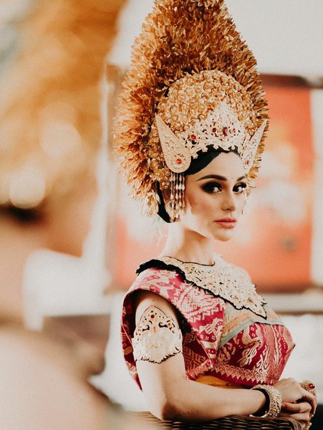 Makna Tradisi Potong Gigi Di Bali Seperti Dilakukan Nora Alexandra Lifestyle Liputan6 Com