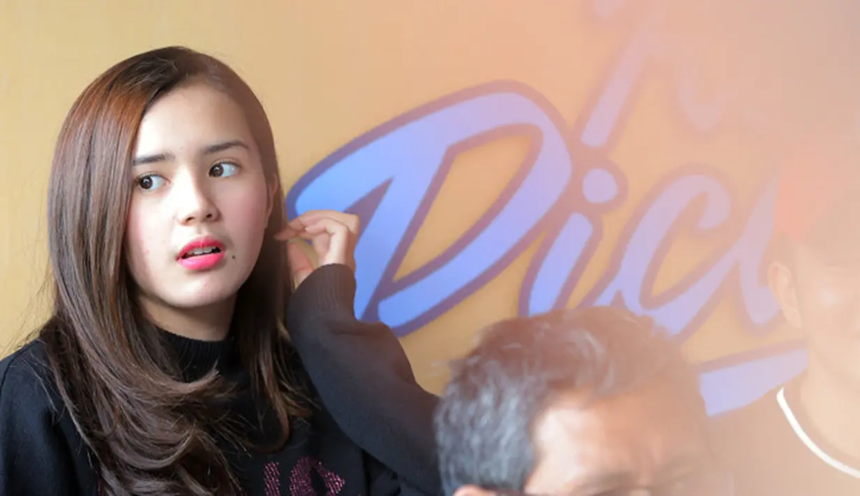 Untuk bisa mendalami karater Meira, Beby juga dituntut untuk bisa bahasa Belanda, khususnya bahasa serapan. Lantaran ia digambarkan sedang di Belanda. (Deki Prayoga/Bintang.com)