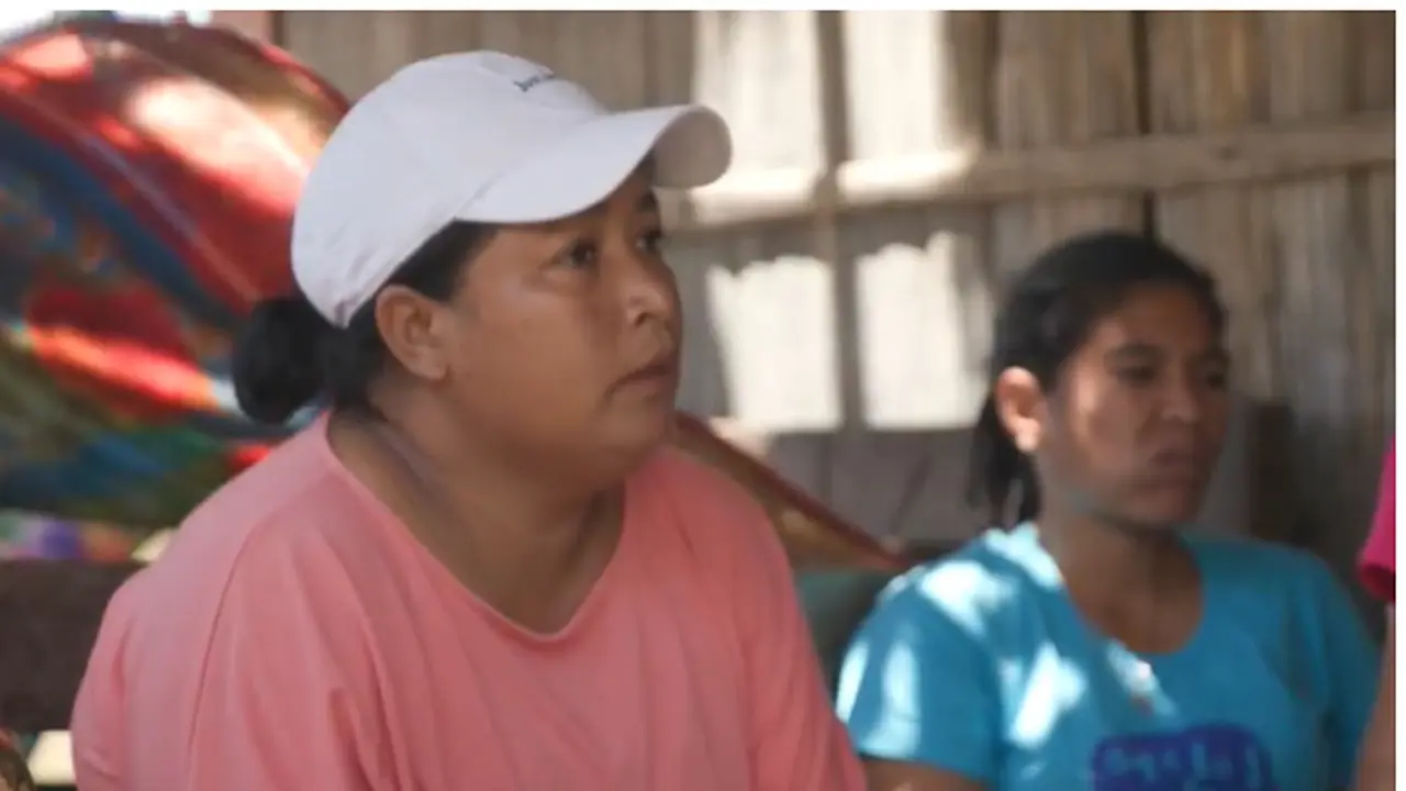 Rambu Dai Mami adalah seorang perempuan yang tergerak untuk berjuang mempertahankan tanah dan hutan Sumba. Ia ingin mewariskan kelestarian hutan pada anak cucunya.
