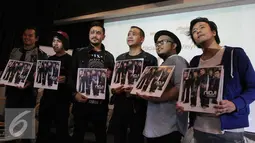 Grup band Nidji merilis edisi khusus "Breakthru" versi piringan hitam (vinyl) dalam rangka merayakan ulang tahun ke-10 album perdana mereka itu, Jakarta, Senin (28/11). (Liputan6.com/Herman Zakharia)