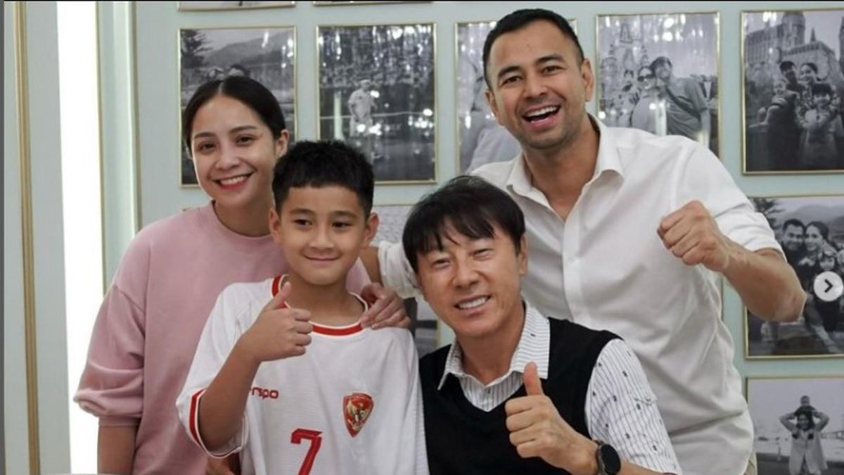 Shin Tae Yong Mampir ke Rumah Raffi Ahmad dan Nagita Slavina, Kasih Hadiah Spesial Buat Rafathar Berita Viral Hari Ini Jumat 20 September 2024