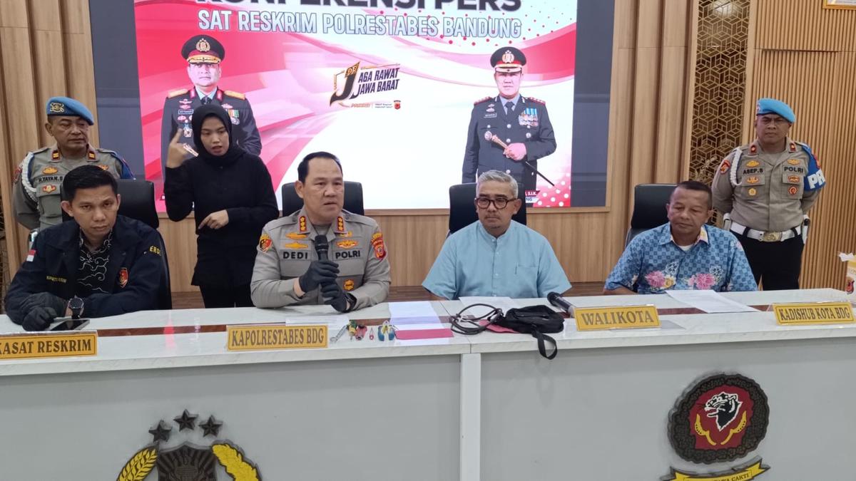 Pers rilis kasus pencurian kabel traffic light di Kota Bandung. (merdeka.com/Azzura Galexia).
