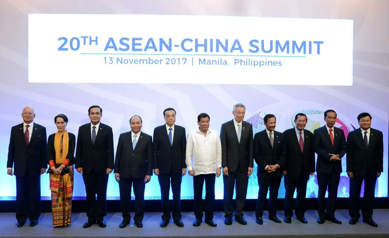 Presiden Indonesia Joko Widodo saat menghadiri Konferensi Tingkat Tinggi (KTT) ke-20 ASEAN-China (Deputi Bidang Protokol, Pers, dan Media Sekretariat Presiden)
