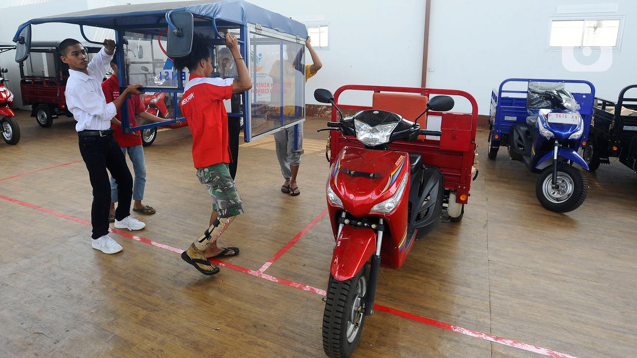 Merakit Motor untuk Penyandang Disabilitas