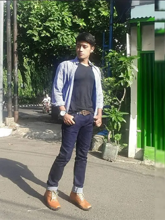 "Sakit bngt. Rasanya mau pecah. YaAllah tolong angkat sakit ku ini. Masih bnyk tugas2ku yg belum selesai." sambung Narendra KDI. (dok.Facebook)