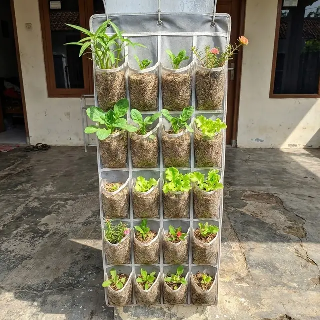 Model Kebun Mini di Teras Cor Tanpa Tanah