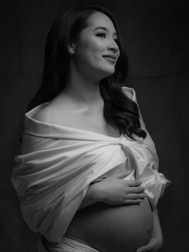 Masuki Usia Kehamilan 36 Minggu, Ini 6 Potret Maternity Shoot Niken Anjani