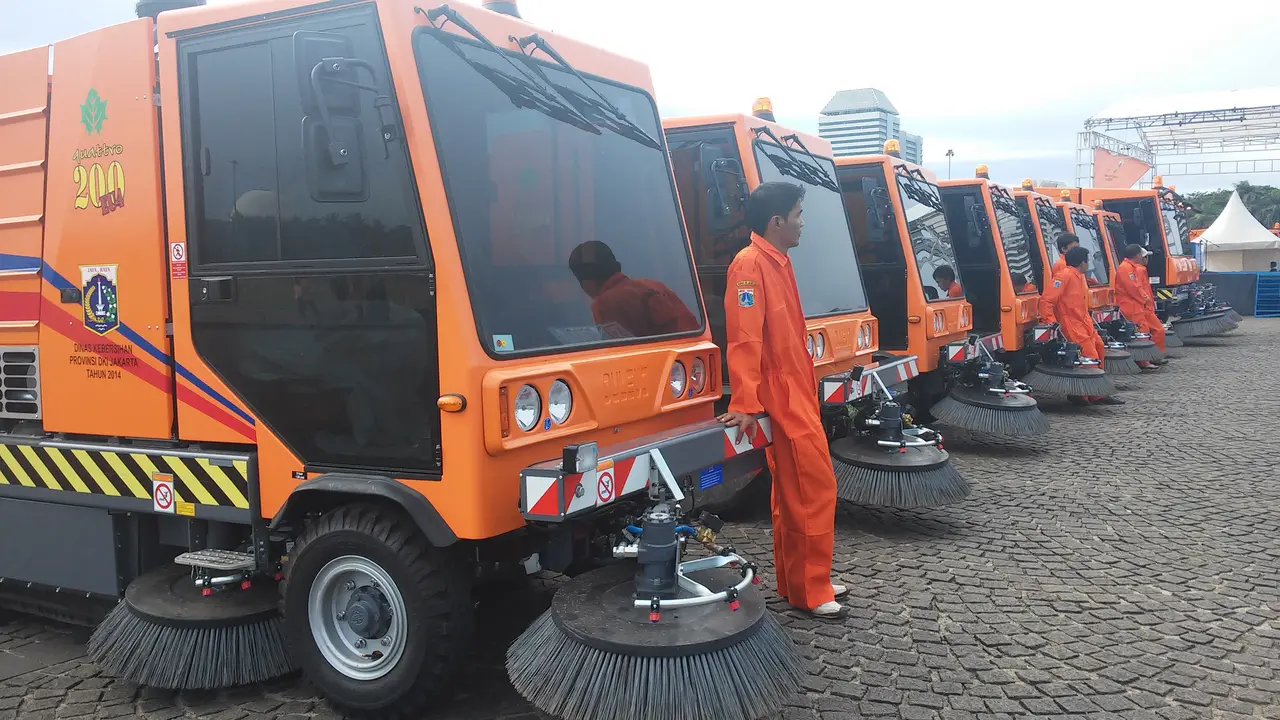 Jelang Tahun Baru 2015, Jakarta Punya 21 Mobil Sapu Otomatis