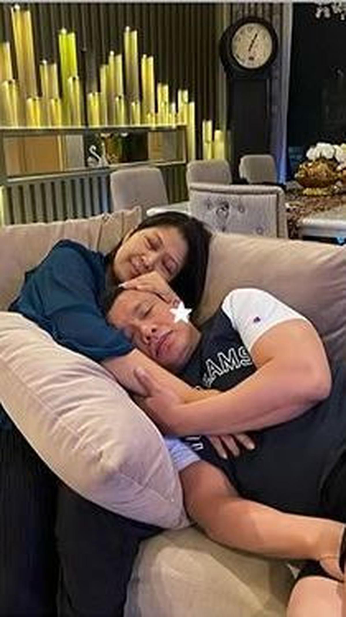 "230707 - happy anniversary mams n paps," tulis Trisha dalam keterangan video.