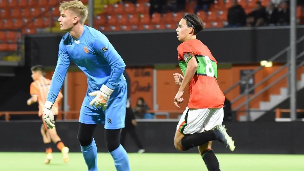 Dion Markx bersama tim muda NEC Nijmegen