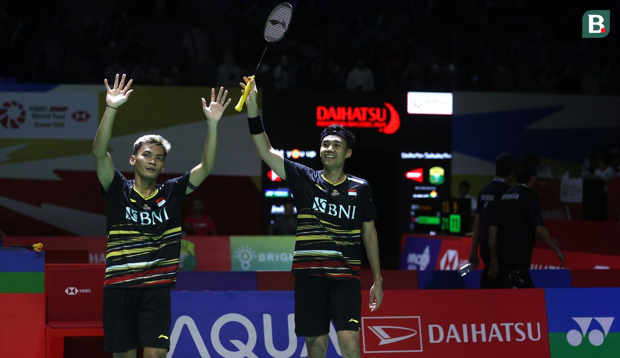 <p>Selebrasi ganda putra Indonesia, Muhammad Shohibul Fikri/Bagas Maulana setelah mengalahkan pasangan Jepang, Akira Koga/Taichi Saito pada babak 16 besar Indonesia Masters 2024 di Istora Senayan, Jakarta, Kamis (25/1/2024). Fikri/Bagas menang dengan skor 21-15, 21-18. (Bola.com/M Iqbal Ichsan)</p>