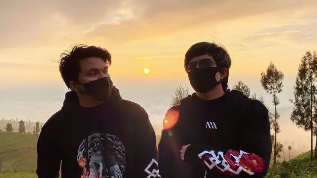 6 Potret Kebersamaan Atta Halilintar dan Thariq Halilintar, Sibling Goals