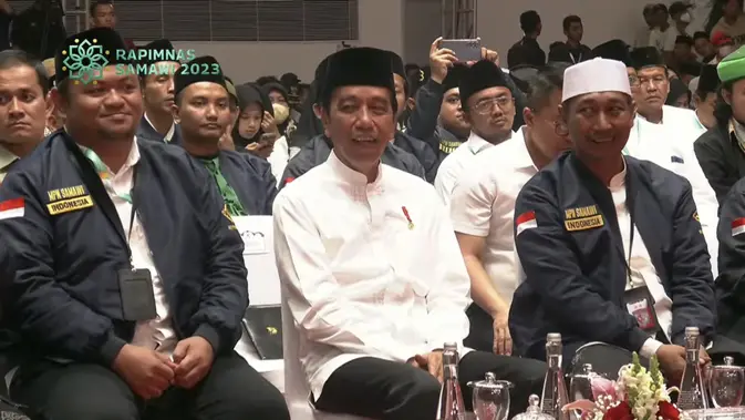 Presiden Jokowi menghadiri acara Rapimnas Solidaritas Ulama Muda Jokowi (Samawi) 2023. Dalam forum tersebut, Jokowi menyatakan bahwa beda pilihan pada Pemilu 2024 adalah hal biasa. (Liputan6.com/Muhammad Radityo Priyasmoro)