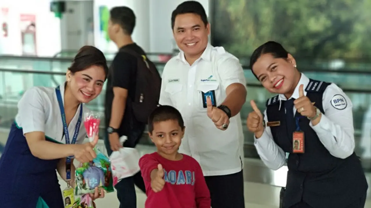 Rayakan Hari Anak Nasional, PT Angkasa Pura I Balikpapan Bagi-Bagi Bingkisan