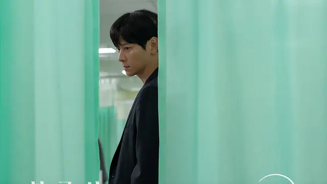 Kang Dong Won dalam drakor Tempest. (Disney Plus via Soompi)