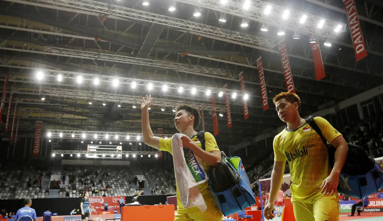 Ganda putra Indonesia Kevin Sanjaya/Marcus Gideon saat melawan wakil Thailand, Tinn Isriyanet/Kittisak Namdash, pada laga Indonesia Masters 2018 di Istora Senayan, Rabu (24/1/2018). Kevin/Marcus menang 21-16 21-16. (Bola.com/M Iqbal Ichsan)