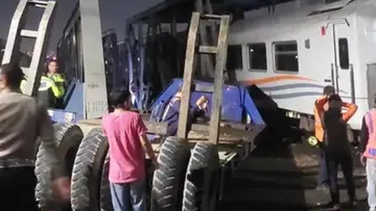 VIDEO: Fakta-Fakta Kecelakaan Kereta vs Truk di Semarang, Misteri Sopir Terkuak