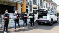 WALI menyalurkan donasi masker dan sembako kepada Panti Jompo Sasana Tresna Werdha di Ciracas, Jakarta Timur.