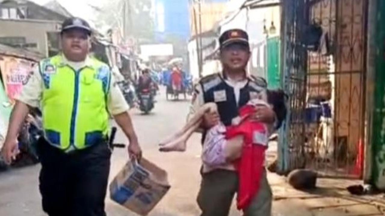 Bocah 7 Tahun Babak Belur Usai Disiksa Orang Tua Ditemukan di Pasar Kebayoran Lama