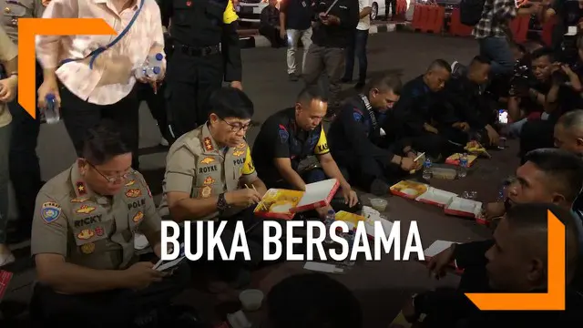 Kapolda Maluku Inspektur Jenderal Royke Lumowa datang ke Jakarta untuk melihat anak buahnya. Ia langsung melakukan pemantauan, dan ikut berbuka puasa bersama puluhan personel anggota.