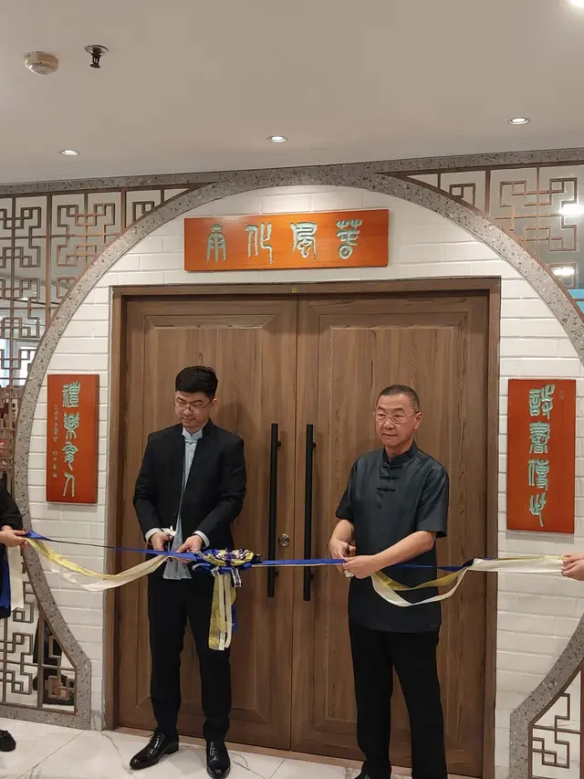 Selain pop dan dangdut, Vicky Shu bisa beranyanyi bahasa Mandarin