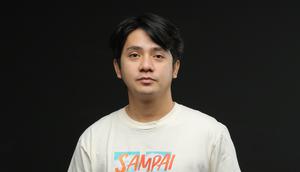 Arbani Yasiz kagumi gaya kerja sineas Dinna Jasanti di lokasi syuting film Sampai Titik Terakhirmu. Ia menceritakan momen mendadak bikin adegan tambahan.