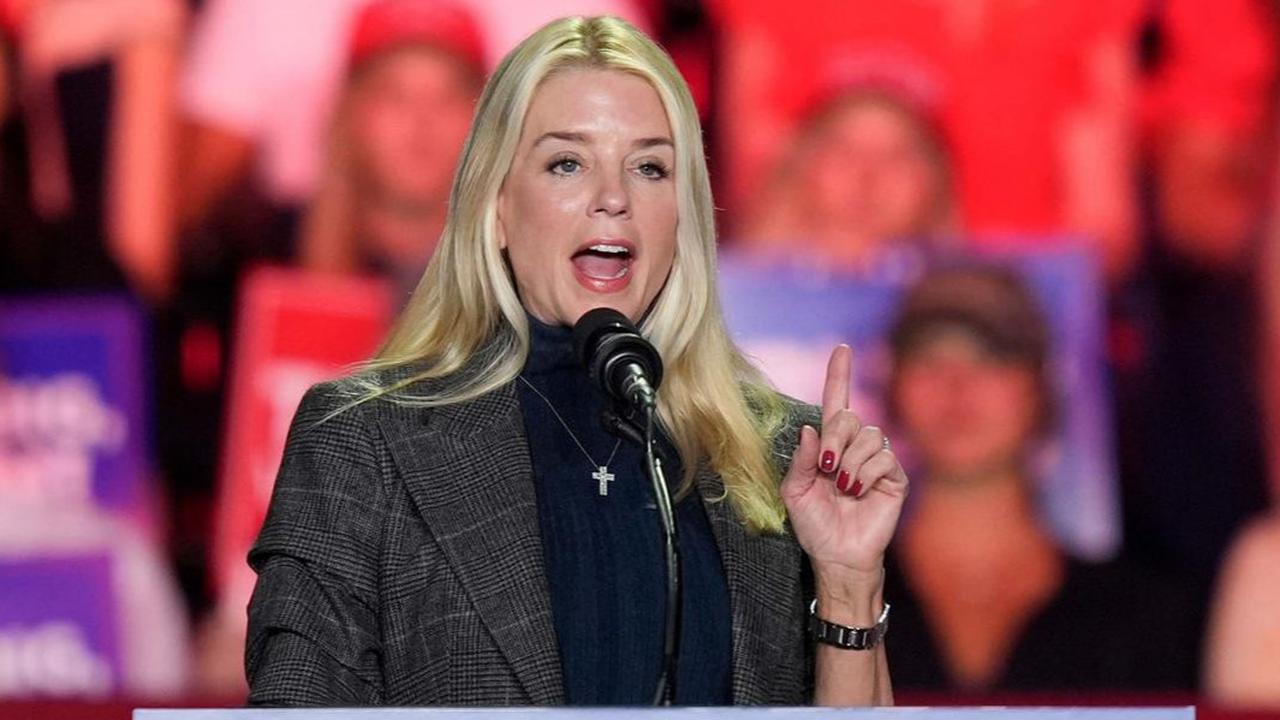 Pam Bondi Ditunjuk Jadi Pemimpin Departemen Kehakiman Amerika Serikat, Siapa Sosoknya?