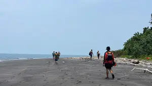 Tim SAR Jalan Kaki Sisir Pulau dan Pesisir Cari Jurnalis Hilang