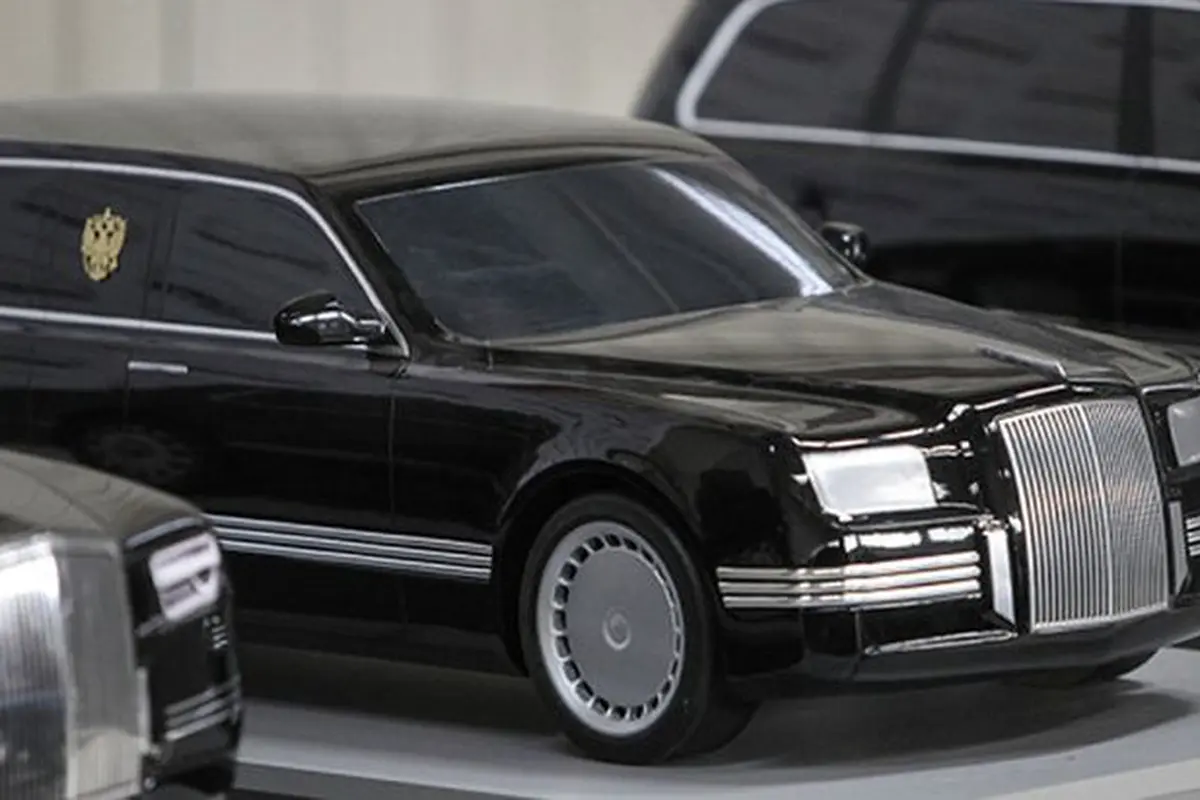 Vladimir Putin Dapat Limousin Lokal Bermesin Porsche