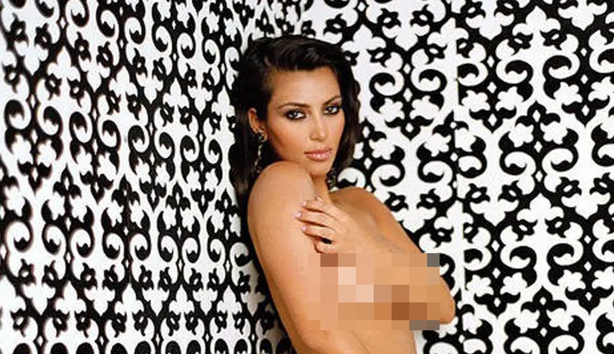 Sensasi demi sensasi tak pernah bisa dilepaskan dari kehidupan Kim Kardashian. Foto toplessnya sudah bertebaran di dunia maya (Istimewa)