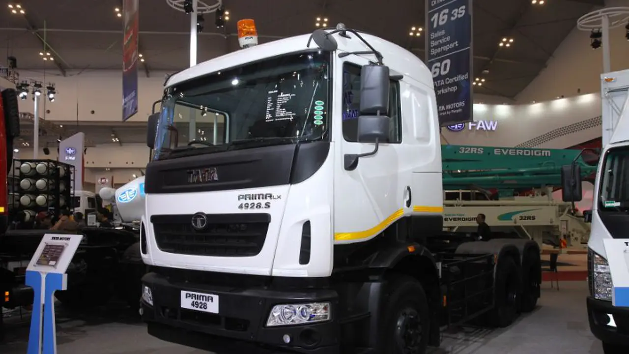 Tata Prima 4928 Trailer 6x4