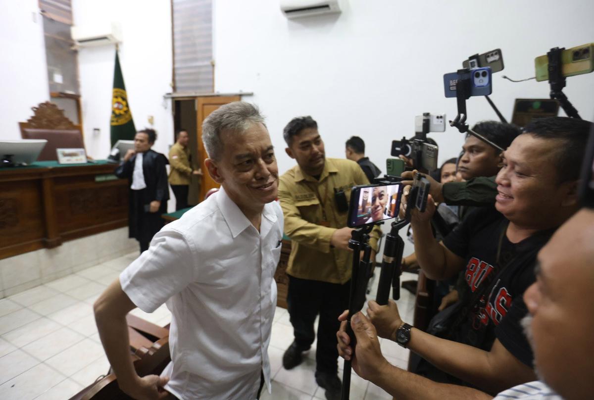 FOTO: Fariz RM Divonis 10 Bulan Penjara dan Denda Rp800 Juta dalam Kasus Narkoba