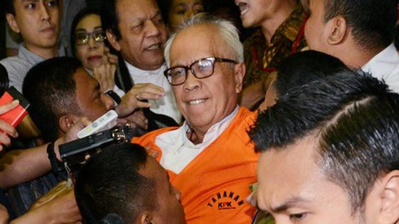 Hadapi sidang dakwaan, OC Kaligis panjatkan doa di ruang tahanan