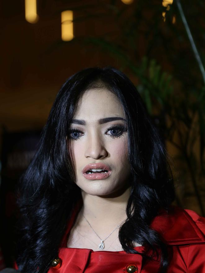 Amel Alvi Ajak Tidur, Netizen Jawab 'Ayo' - Celeb Bintang.com