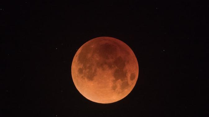Muncul fenomena Supermoon terakhir di 2020 pada bulan Ramadan (Foto: unsplash.com/Bryan Goff)