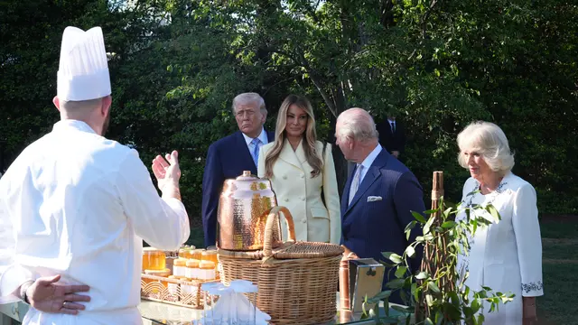 Melania Trump Berbusana Serba Kuning Saat Sambut Raja Charles di Gedung Putih, Sepatunya Curi Atensi