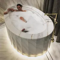 Mantan personil Spice Girls, Mel C menikmati waktunya banget ya saat berada di bathtub. (instagram/melaniecmusic)