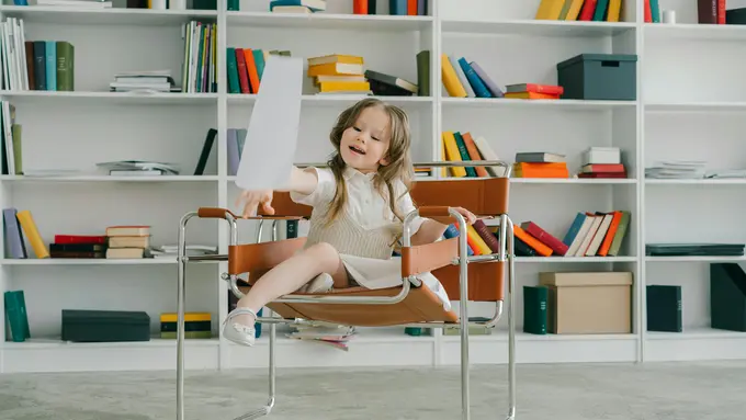 Segudang Manfaat Mengenalkan Anak pada Buku dan Perpustakaan Sejak Dini