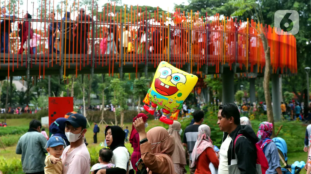 Akhir Pekan, Masyarakat Serbu Taman Tebet Eco Park